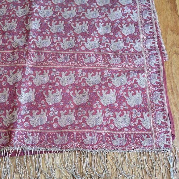Vintage Handmade Red & Gold Elephant Pattern Silk & Rayon Table Runner With Frin - Picture 2 of 7